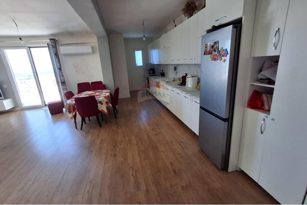 🏖️ Penthouse (Papafingo) për Shitje – Plazhi i Vjetër, Vlorë