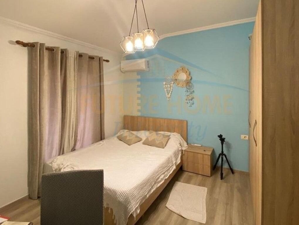 Rent opportunity, furnished 3+1 apartment at Vilat Gjermane in Tirana.