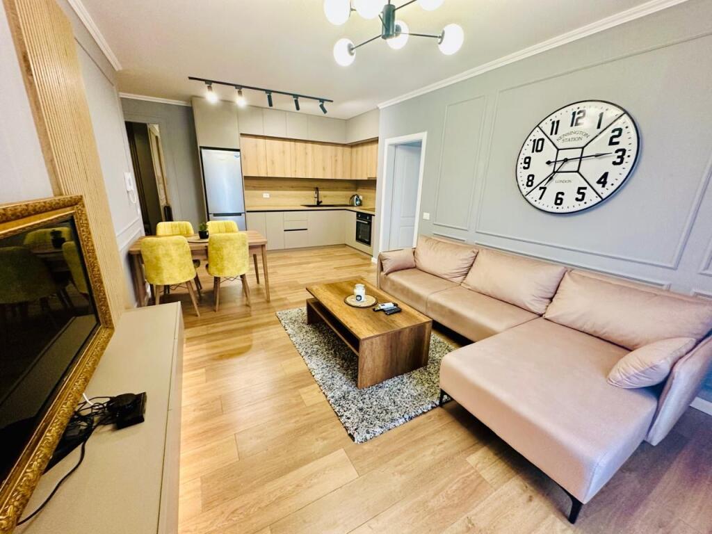 Apartament modern 2+1 me qera tek Vila L-2 ne Astir