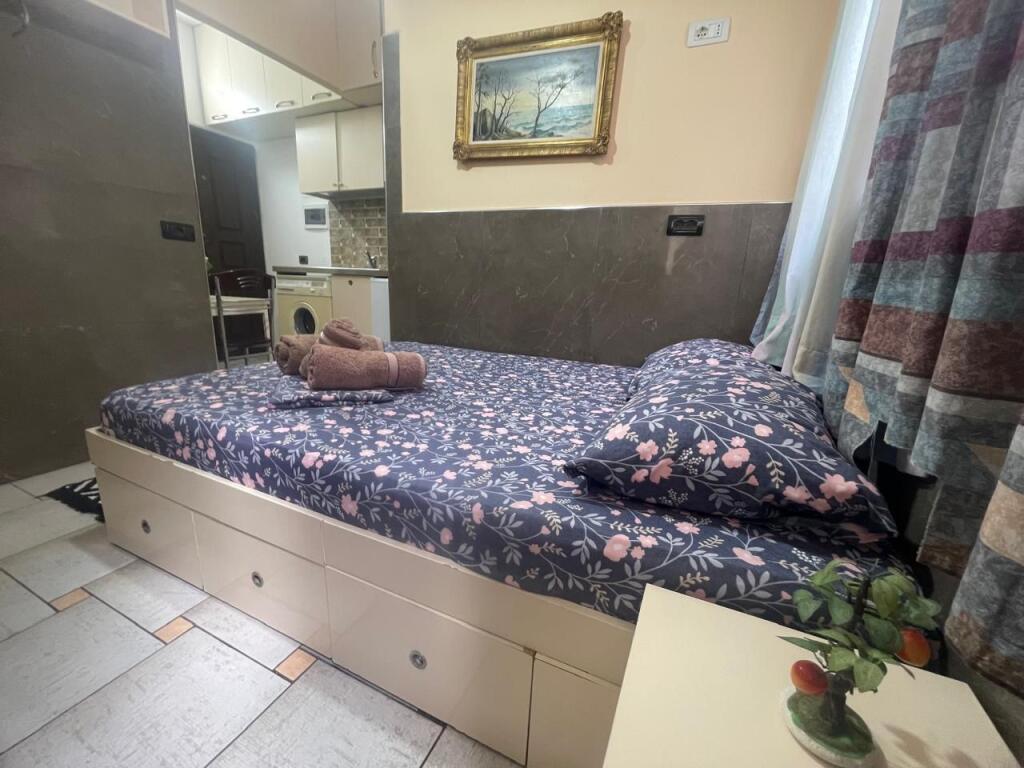 Studio apartment for rent – 5 May Street