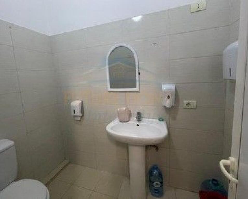 Rent, Business Premises, Elbasan Street, Tirana.