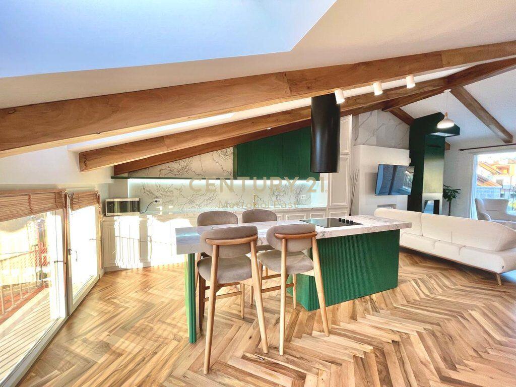 Affittasi Penthouse 3+1+3 – Long Hill Residence, Tirana