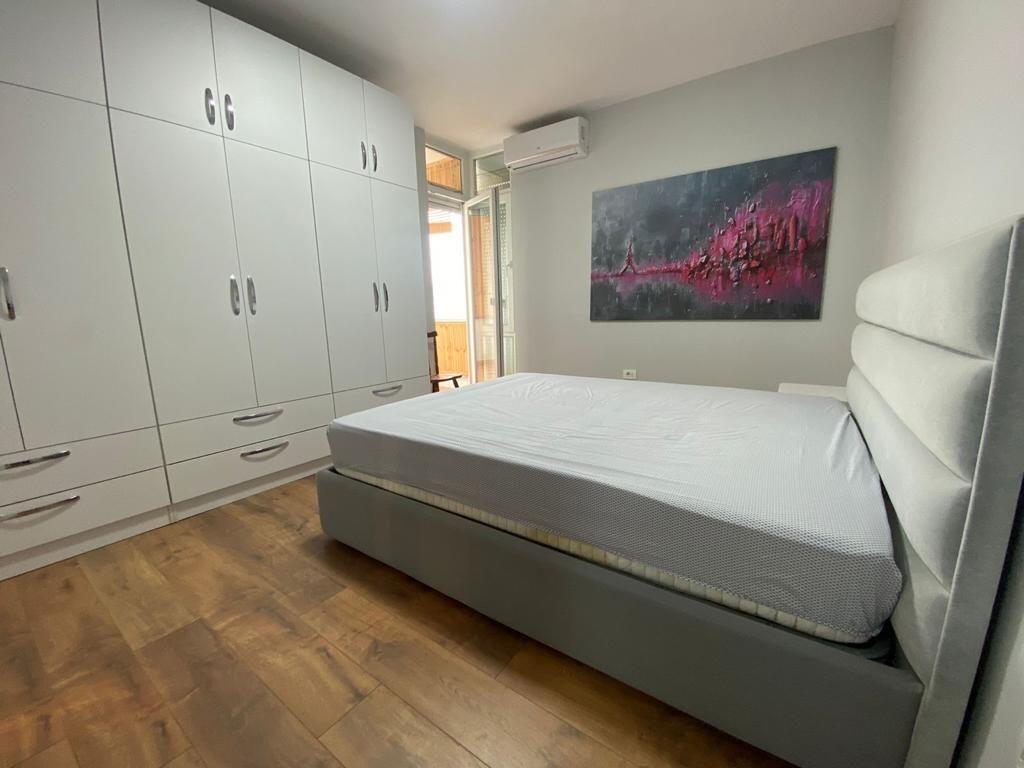 🏡 Apartament 2+1 me Qira – Super Lokacion, Ekspozita “Shqipëria Sot”