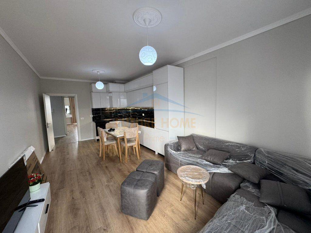 Affitto , Appartamento 2+1 , Univers City , Tirane.