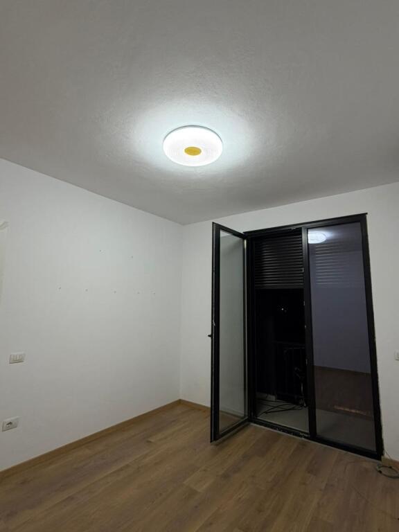 OFFICE FOR RENT 70 M2 PAZARI I RI 55,000 LEKE
