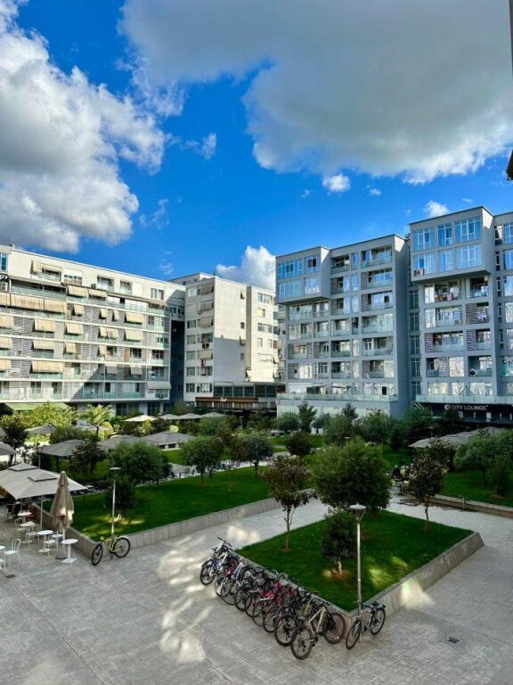 Locale commerciale in affitto presso Kika 2 nel Comune di Parigi.
