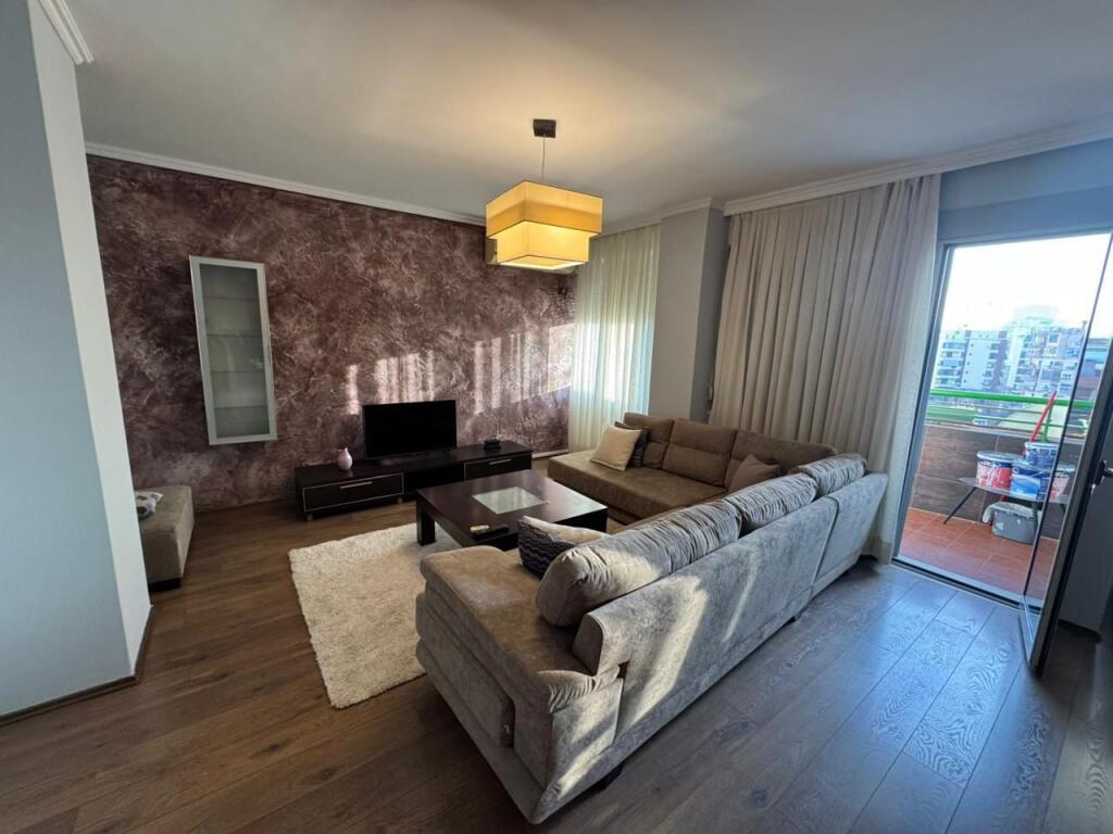 🏡 Apartament 2+1+2 me Qira – Rruga e Dibrës