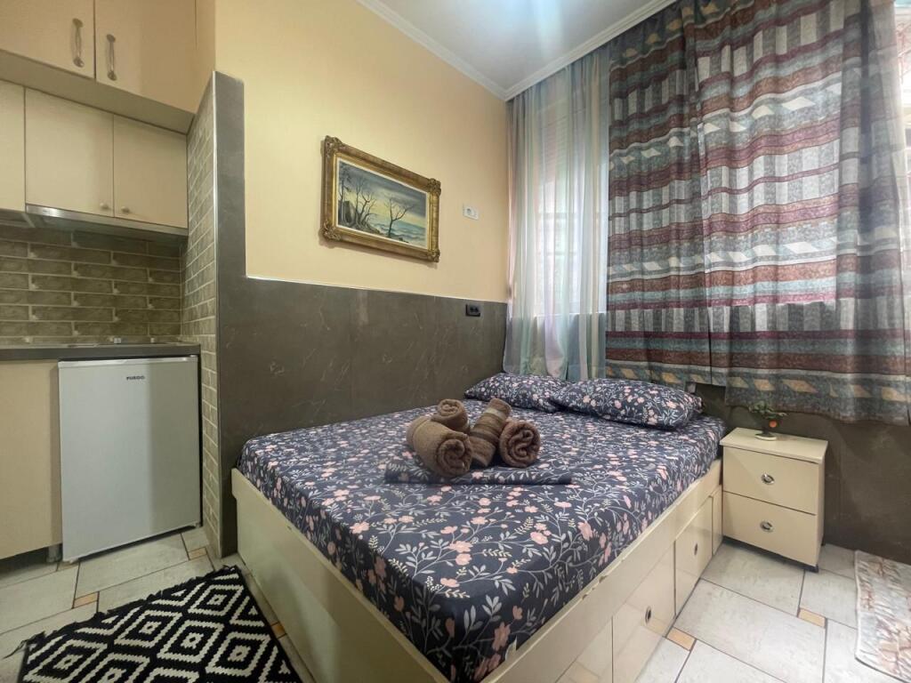 Studio apartment for rent – 5 May Street