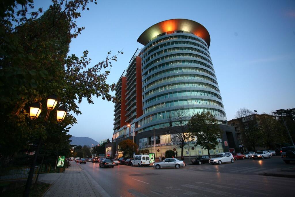 QIRA,APARTAMENT 3+1+2+DEPO+BLK, ETC, TIRANE