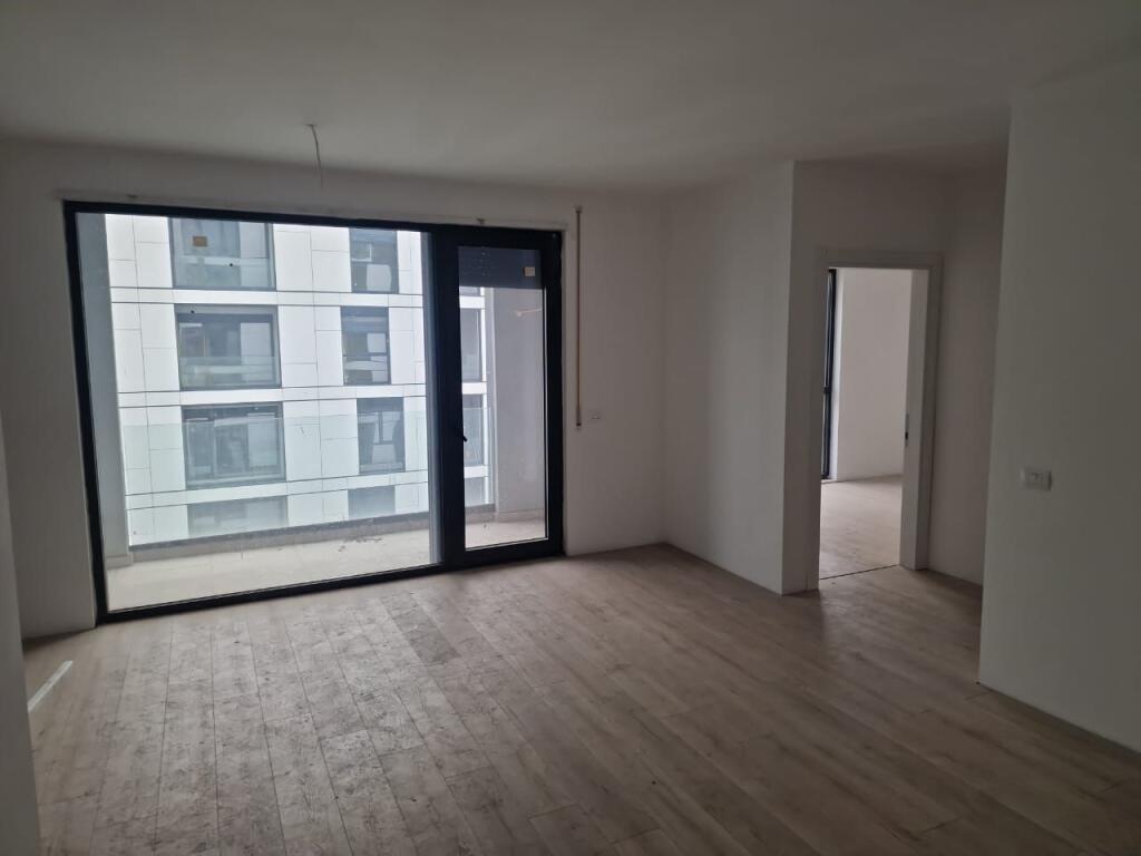 Apartment 3+1+2 bathrooms+parking space for sale in the "Akses Tirana" complex nearby