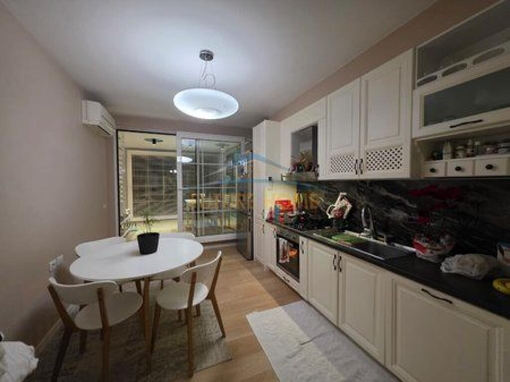 Affitto, Appartamento 2+1 con VERANDA in Via Kosovareve!.