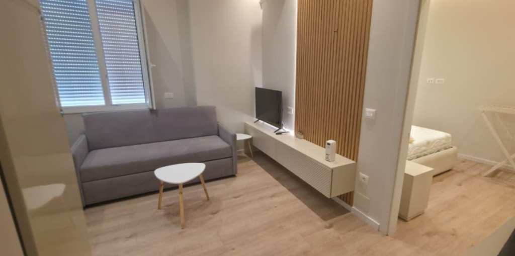 🏠 Jepet me qira apartament 1+1 – Rruga e Dibrës (pranë Hotel Stela)