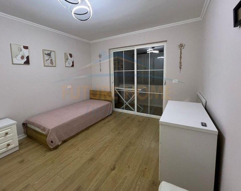 Qera, Apartament 2+1, Oxhaku, Tiranë