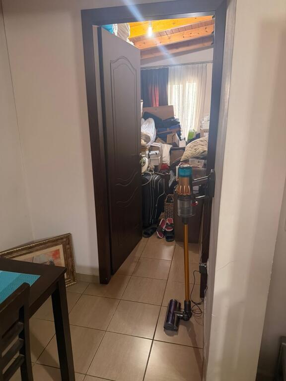 Shitet apartament 2+1 tek Restorant Fresku