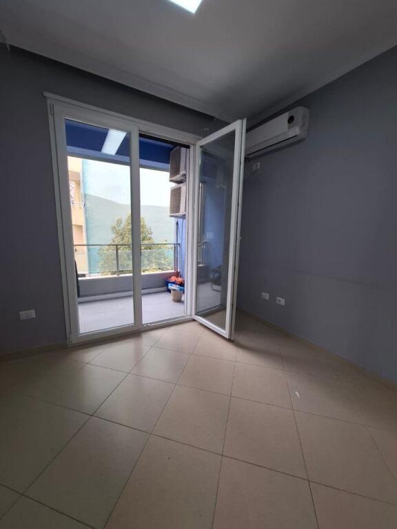 🏢  Zyrë me Qira – Rr. Jeronim De Rada