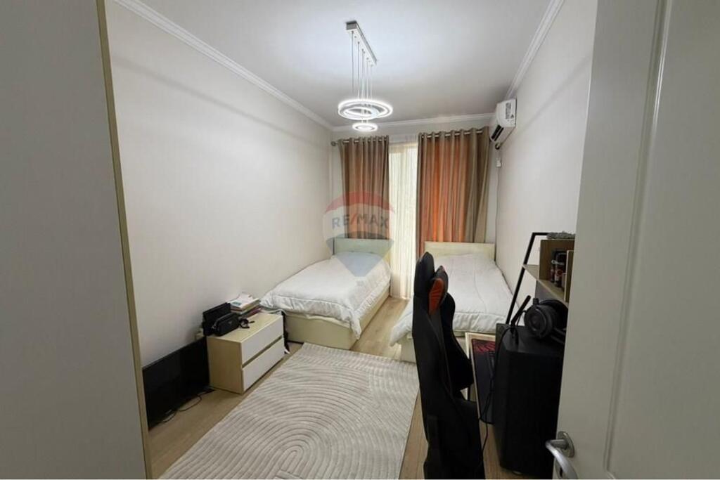 Shitet apartament 2+1 ne shkoze