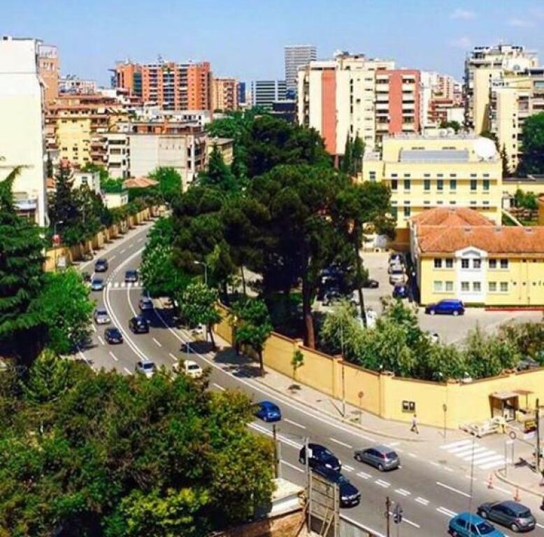 Ufficio in affitto in Via Elbasan