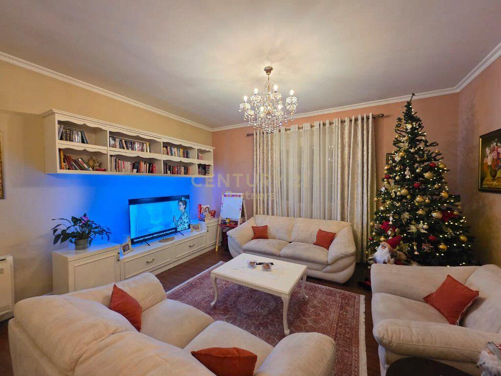 WE SELL A SUPER LUXURY APARTMENT IN THE CASA ITALIA AREA, Tirana 2+1+2+ LAUNDRY +VERANDA