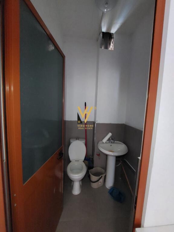 OFFICE 125 M2 FOR RENT ON DRITAN HOXHA STREET 1,200 EURO