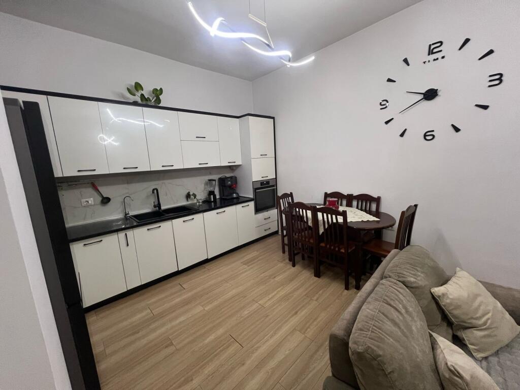 📣 AFFITTO Appartamento 2+1+2 📍 Vicino Casa Italia ✨  🏢 Nuova Costruzione 🪜 Piano 1 (Residenziale) 🛋️ Arredato Con Condizioni Moderne 👫 Preferiti Clienti Familiari  💶 Prezzo 500 Euro