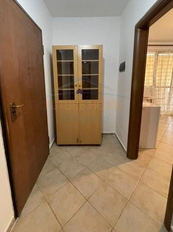 Rent, Apartment 1+1+2 Balconies, Elbasan Street, Tirana..