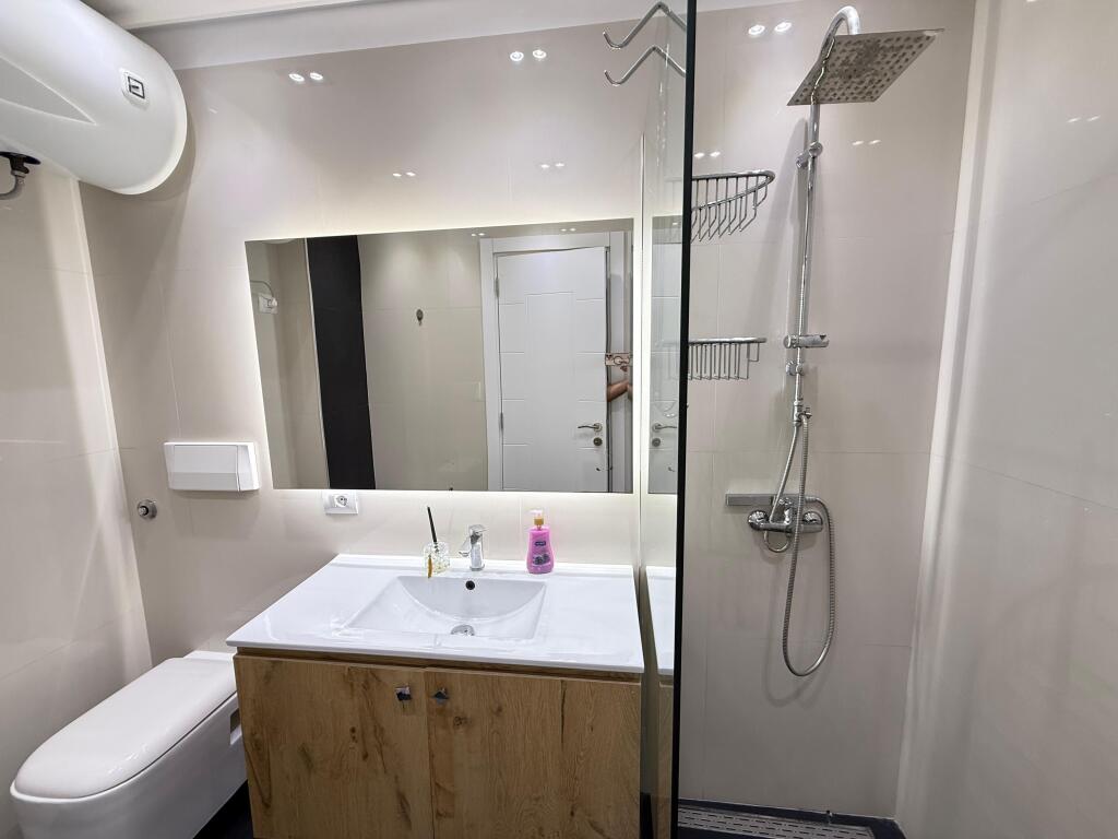 📢 Apartment for Rent 2+1 – 1,000€/month 📍 Bllok, near the Law University