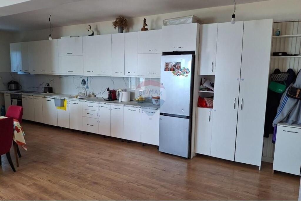 🏖️ Penthouse (Papafingo) për Shitje – Plazhi i Vjetër, Vlorë