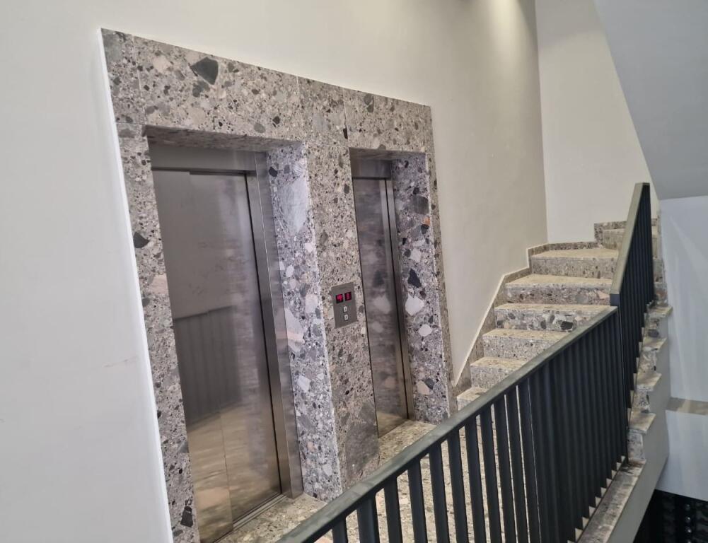 Apartment 3+1+2 bathrooms+parking space for sale in the "Akses Tirana" complex nearby