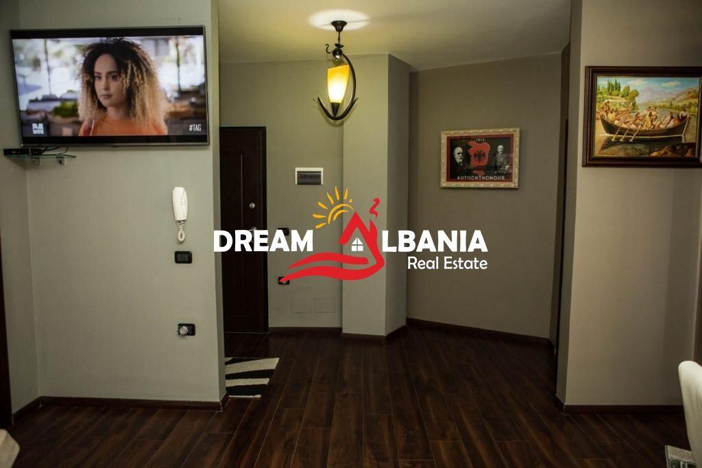Apartament 2+1 me qera tek sheshi Willson prane Proper Pizza ne Tirane (ID 4221795 )