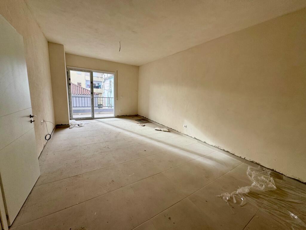 📣 VENDESI Appartamento 2+1+2 📍 A 5-Maji, vicino al Bar "Oda" ✨