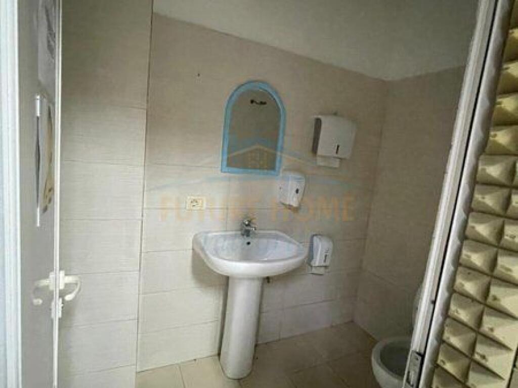 Rent, Business Premises, Elbasan Street, Tirana.