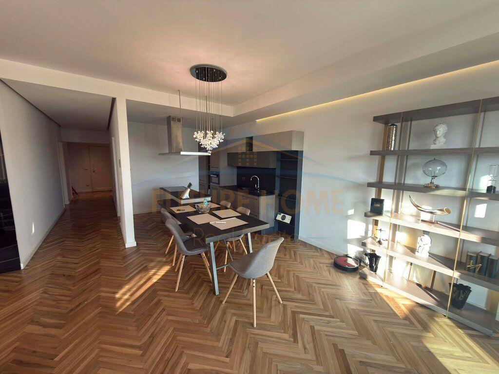 Shitet , Apartament 2+1 të konvertuar në 1+1 , Rezidencën Ambasador 3.