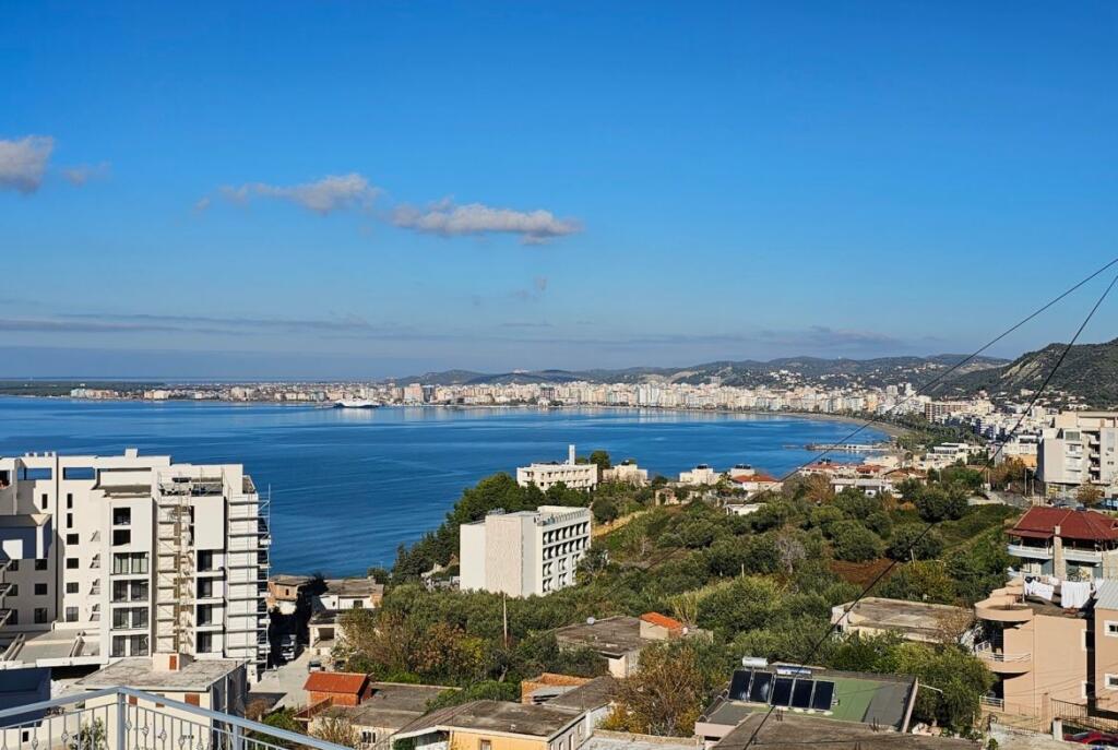 Ne Vlore, Prane Vilave Qeveritare, Shitet Garzoniere Me Pamje Nga Deti!