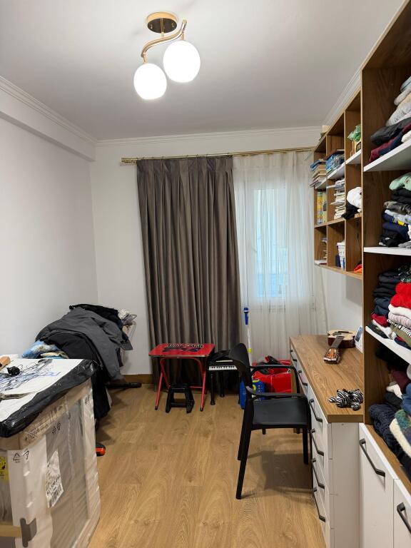 Shitet: Apartament 3+1+2  ne Astir
