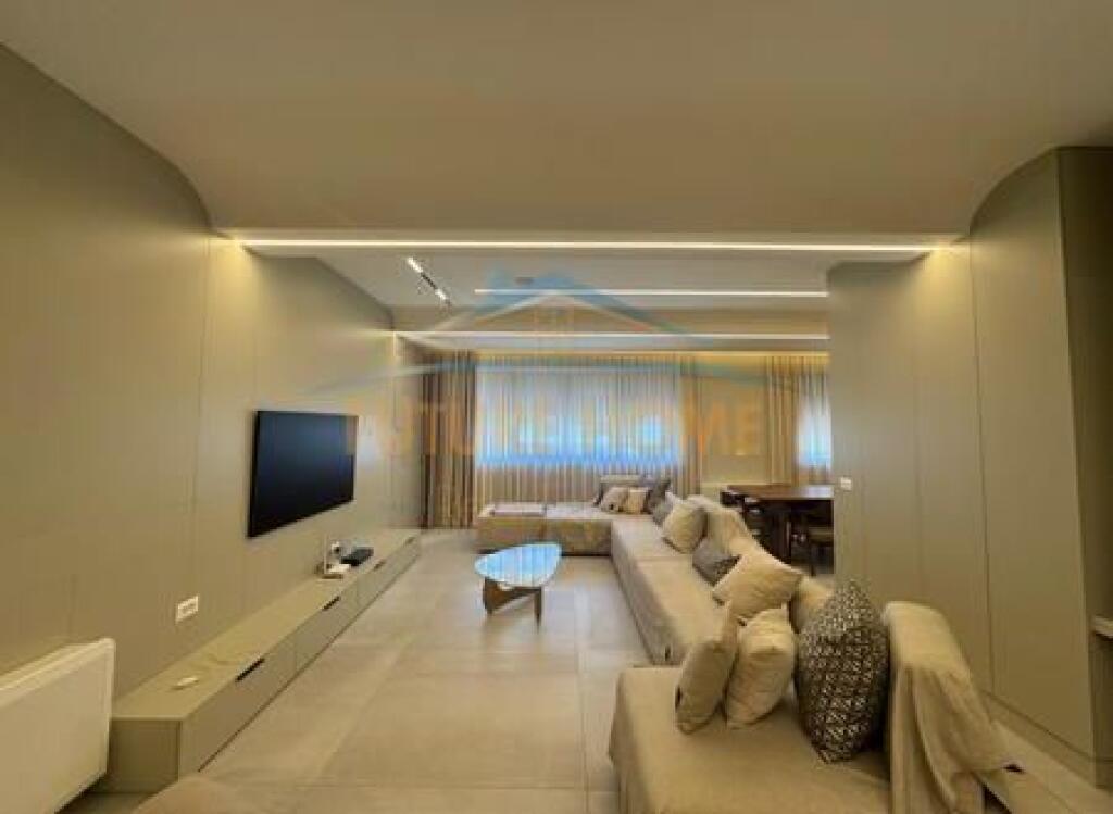 Shitet, Duplex 3+1+3+Verandë, Rezidenca Kodra e Diellit,Tiranë