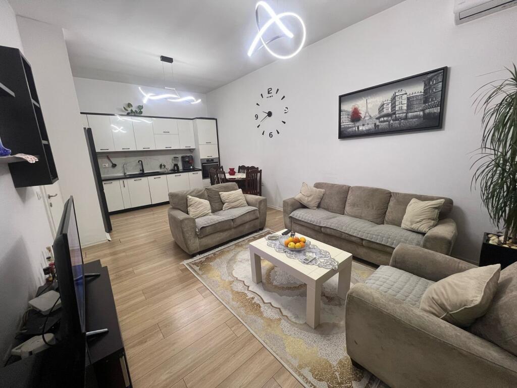📣 AFFITTO Appartamento 2+1+2 📍 Vicino Casa Italia ✨  🏢 Nuova Costruzione 🪜 Piano 1 (Residenziale) 🛋️ Arredato Con Condizioni Moderne 👫 Preferiti Clienti Familiari  💶 Prezzo 500 Euro