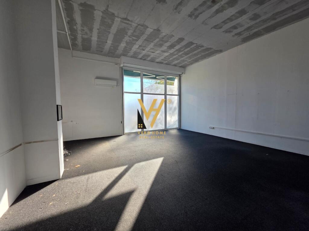 GIVE 300 M2 WAREHOUSE FOR RENT AT CASA ITALIA 1,950 EURO