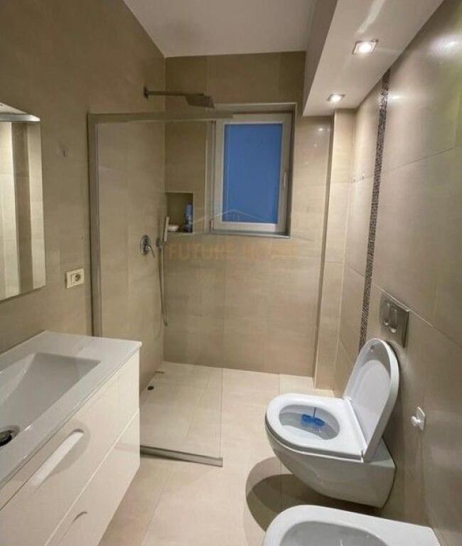 Rent, Apartment 2+1+2, Kristal Center, Commune of Paris, Tirana.