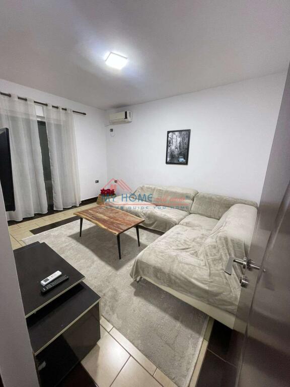 Appartamento 1+1 in affitto in Via Durazzo a Tirana