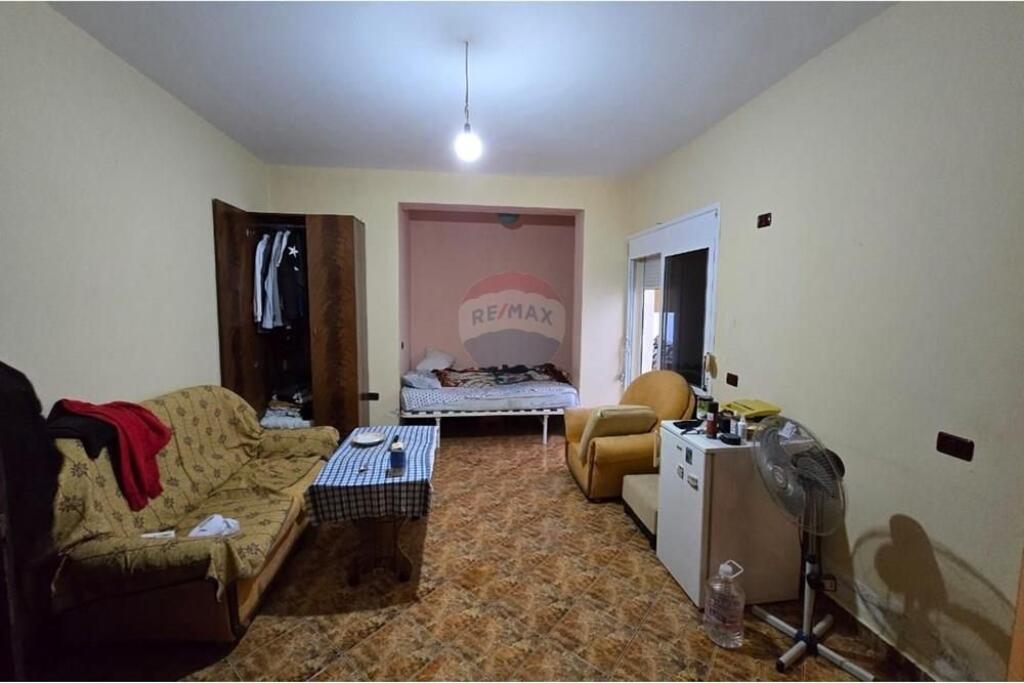 🏡 Studio Apartment for Sale – Lungomare, Vlora (near Rira, second line)