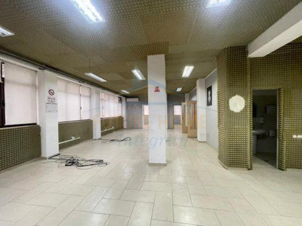 Rent, Business Premises, Elbasan Street, Tirana.