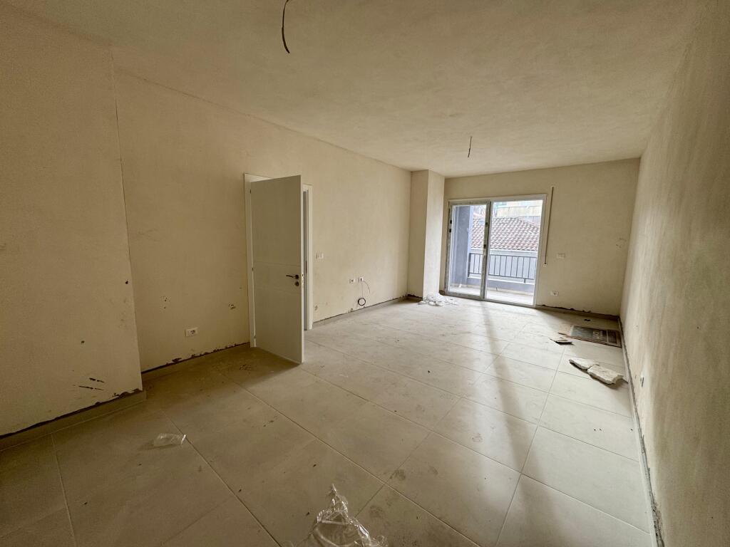 📣 VENDESI Appartamento 2+1+2 📍 A 5-Maji, vicino al Bar "Oda" ✨