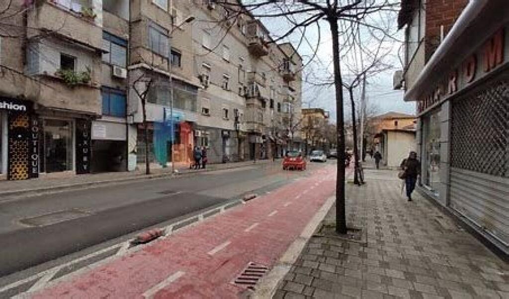 Apartment 2+1+2 bathrooms for sale near Hoxha Tahsim!