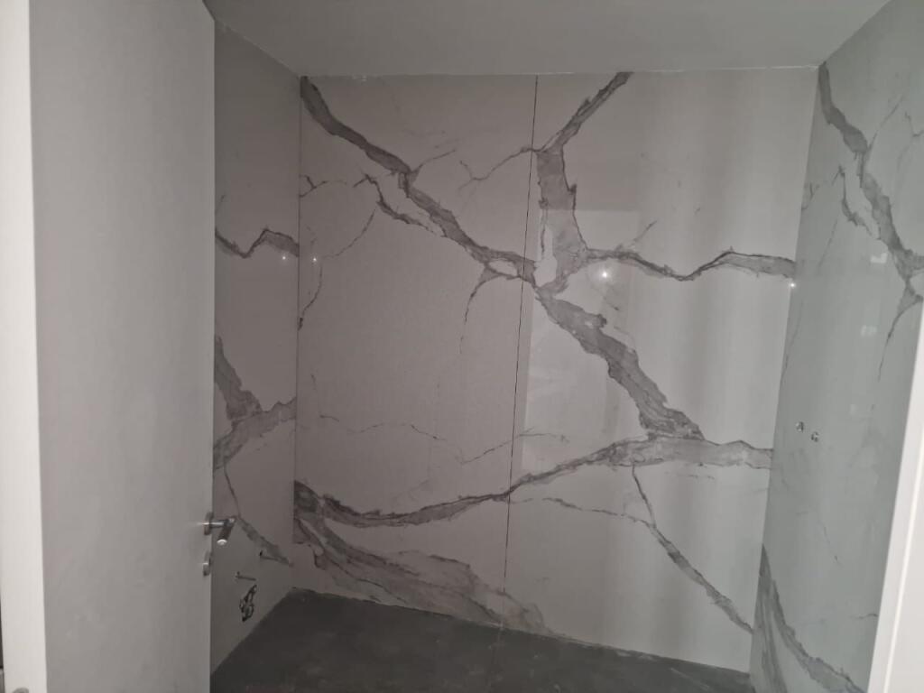 Apartment 3+1+2 bathrooms+parking space for sale in the "Akses Tirana" complex nearby