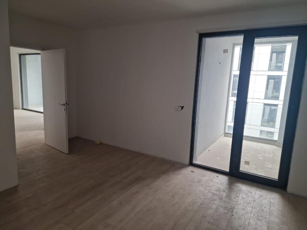 Apartment 3+1+2 bathrooms+parking space for sale in the "Akses Tirana" complex nearby