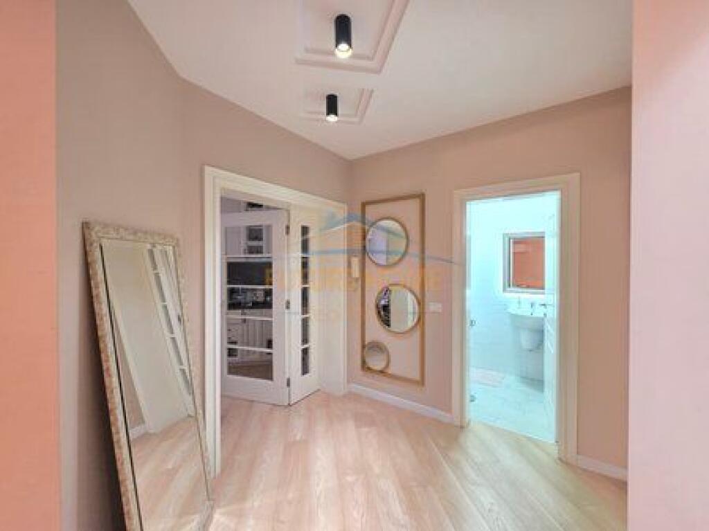 Affitto, Appartamento 2+1 con VERANDA in Via Kosovareve!.
