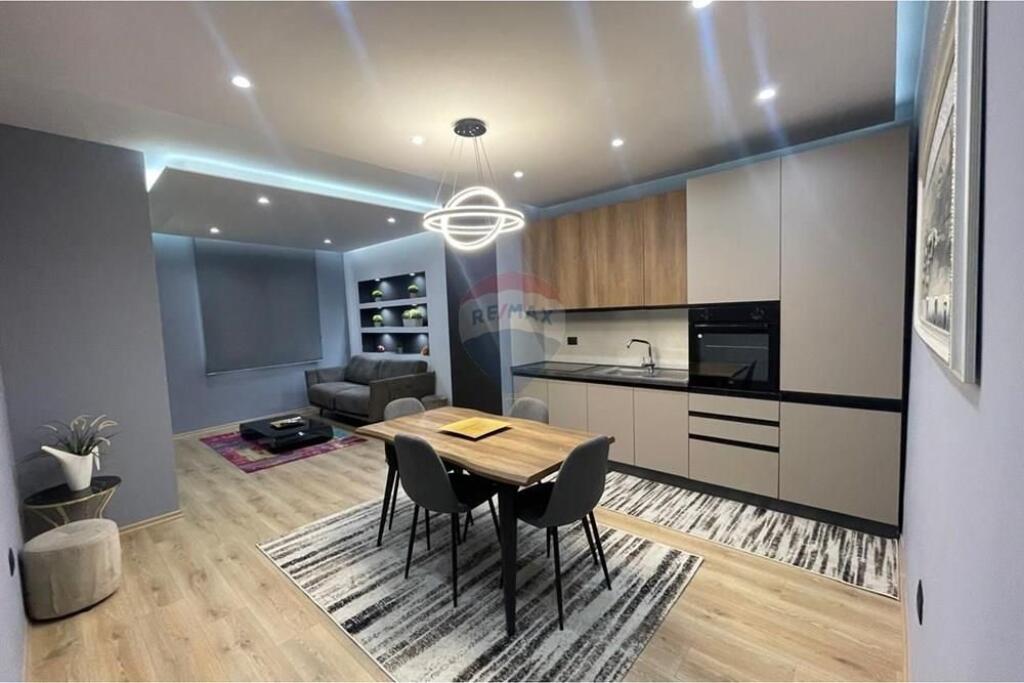 Apartament - Për Qira - Rruga Teodor Keko, Tiranë