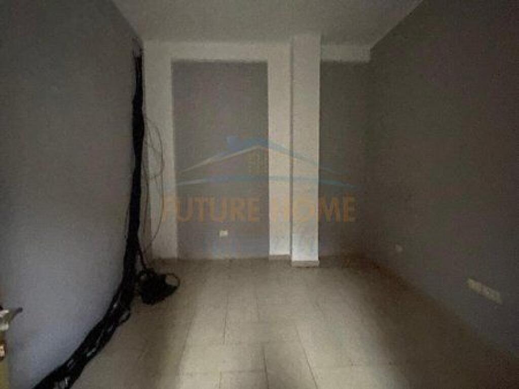 Rent, Business Premises, Elbasan Street, Tirana.