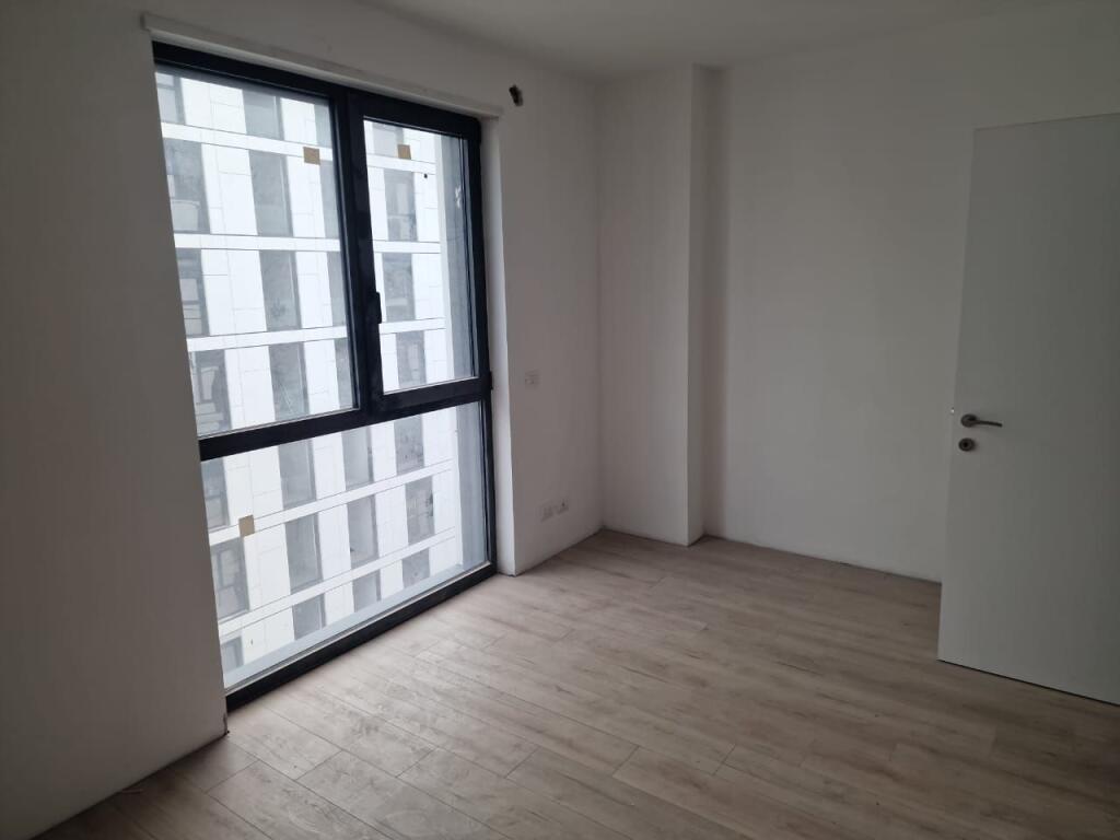 Apartment 3+1+2 bathrooms+parking space for sale in the "Akses Tirana" complex nearby