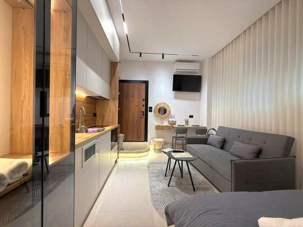 PAZARI I RI We sell a studio apartment